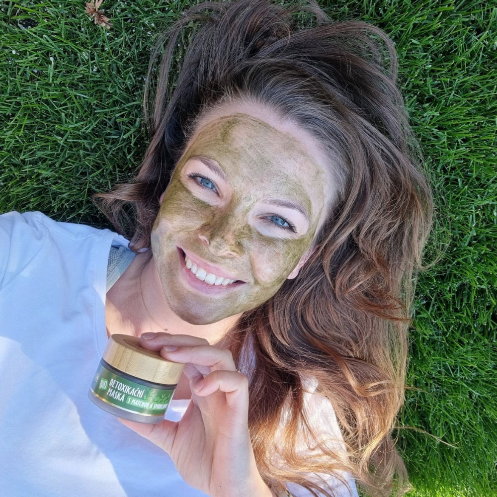 Bio méregtelenítő maszk matchával és spirulinával 40 ml